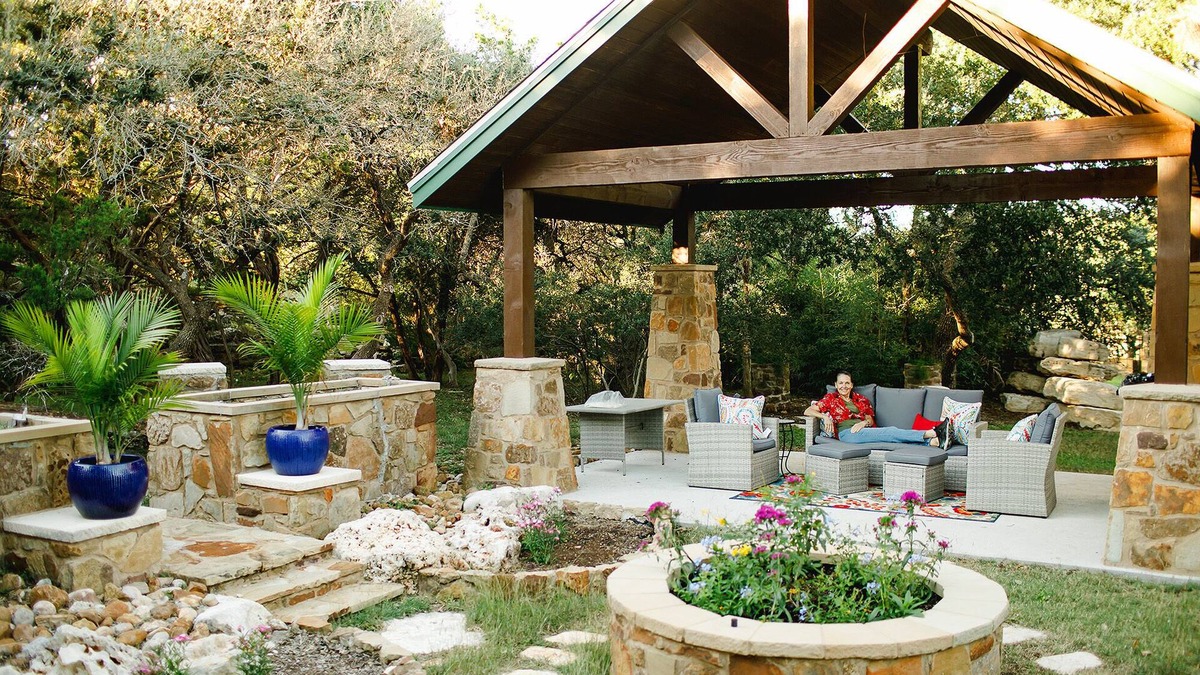 Austin House | Fall Is here, come enjoy the TX Hill County and wineries at its best!