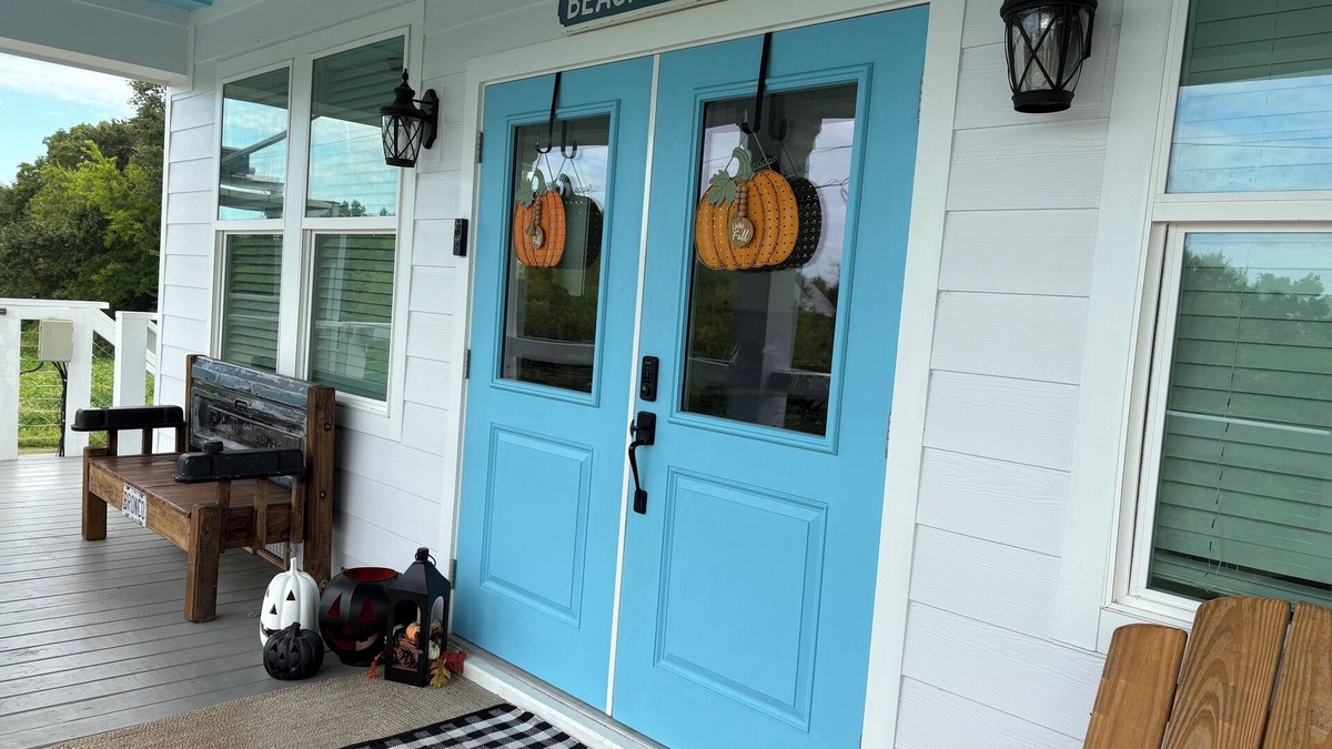 Pass Christian House | Fall is the best beach time. Walk to restaurants and shops. Pets welcome.