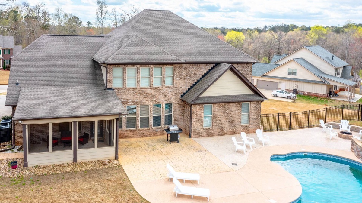 McDonough House | Fall Sale: 15% Off 3+ nights – thru Nov 30!