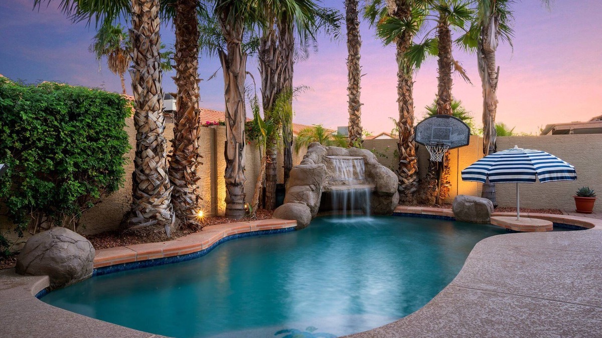 Paradise Valley Village House | Fall Specials - Heated Pool w/Waterfall and Hot Tub! 4 Luxury Bedrooms