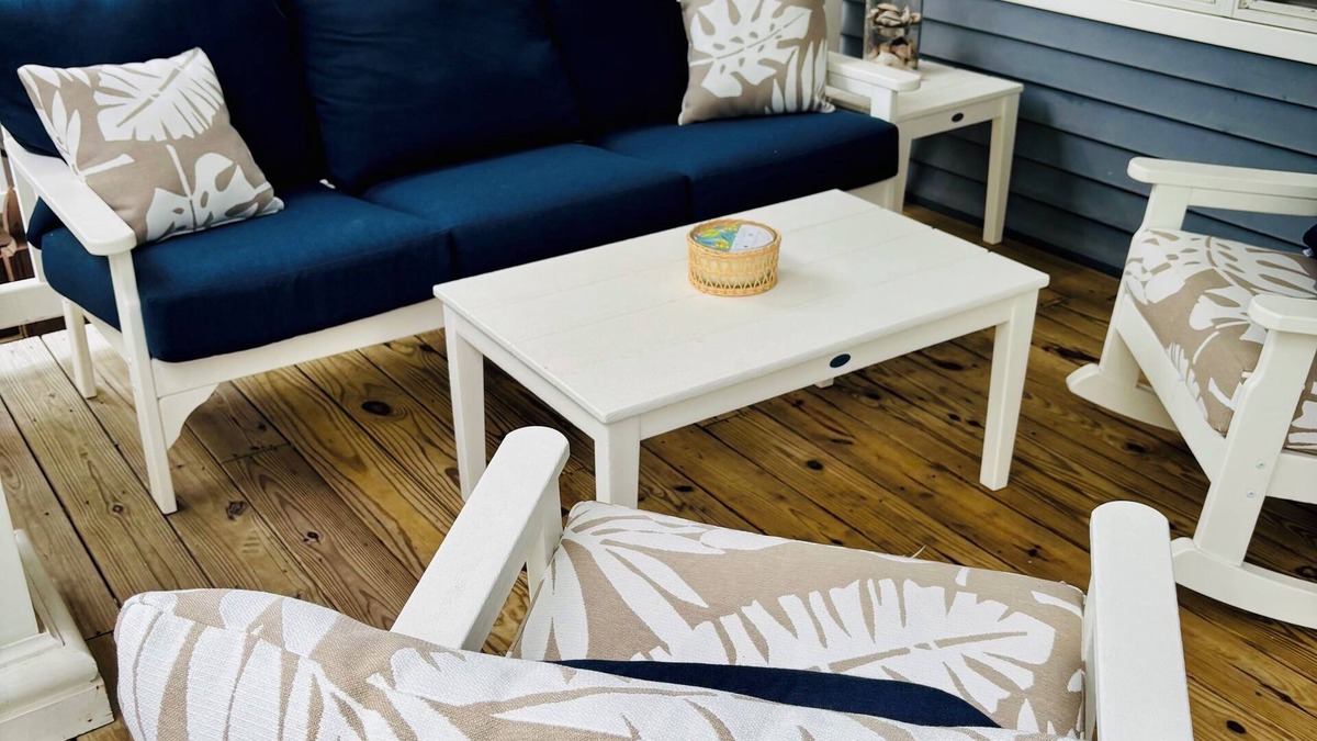 North End Condo | Fall & Thanksgiving - booking 2026- Super Clean-Comfy! Pet Friendly! N End Beach