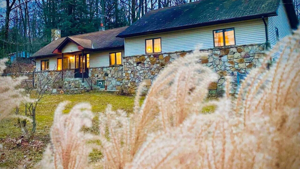 Mill Run House | Fall Vibes in Ohiopyle.Appalachian Mountain Inn~2 miles to Ohiopyle