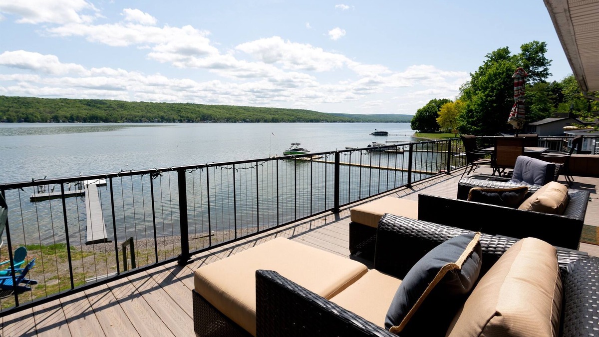 Geneseo House | Fall Weekends - Check-In/Out Anytime! (Lakefront, Guest House: Letchworth)