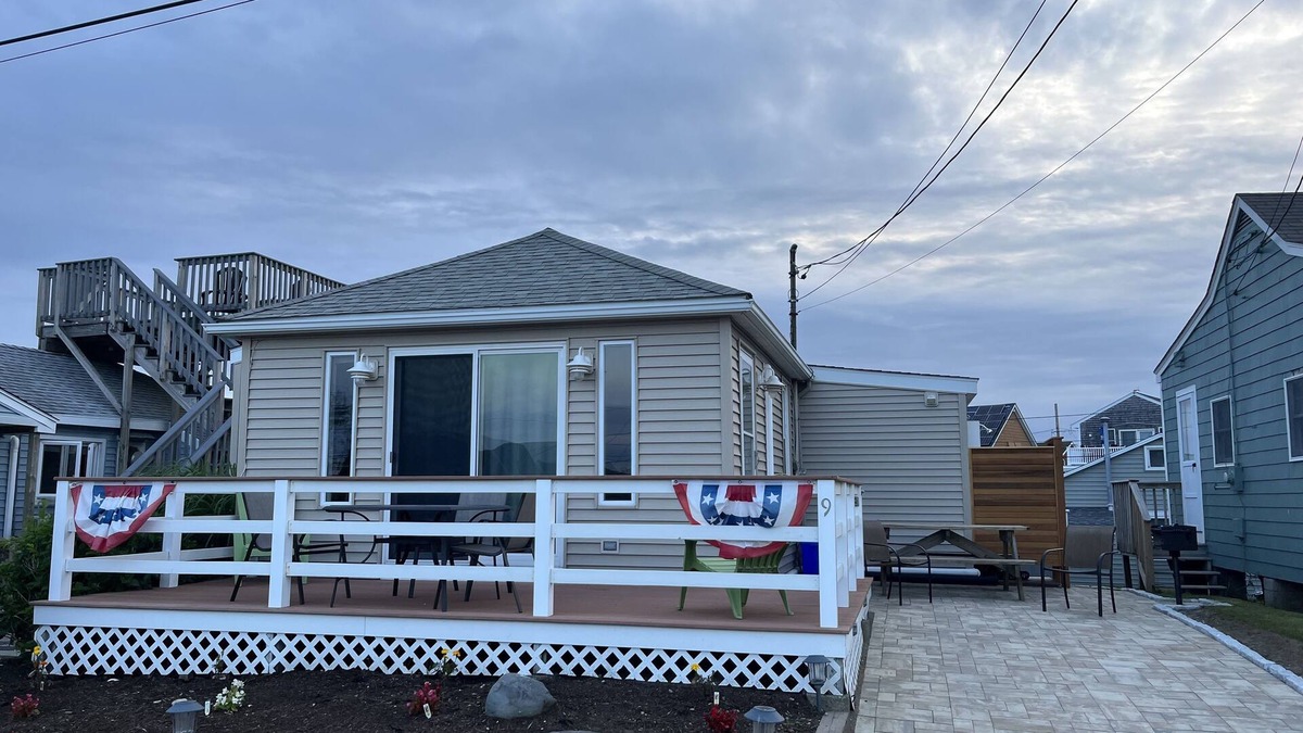Breakwater Village Cottage | Fall ,Winter rental. 8 month rental