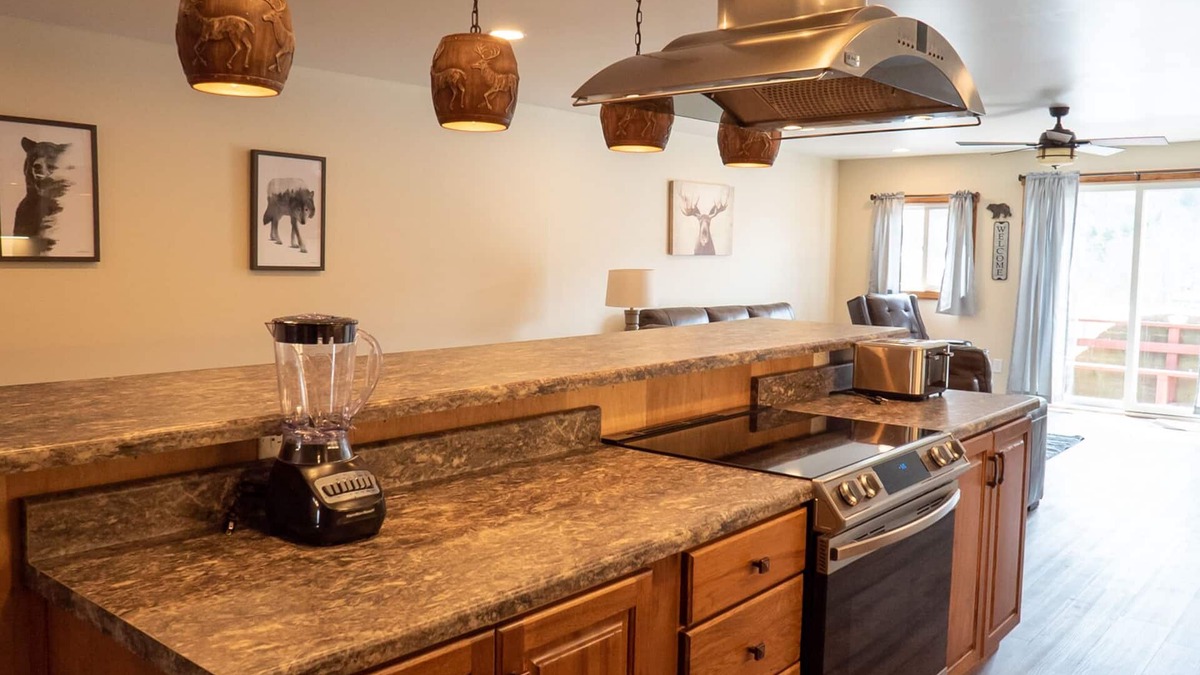 Ohiopyle Condo | Falls Overlook Lodge | 6BR,2BA,Hot Tub, River View, In Ohiopyle!
