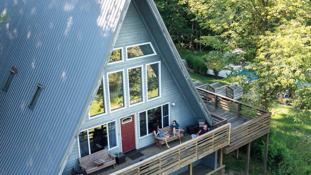 Logan Cabin | Fallswood Lodge - Hosted by The Chalets