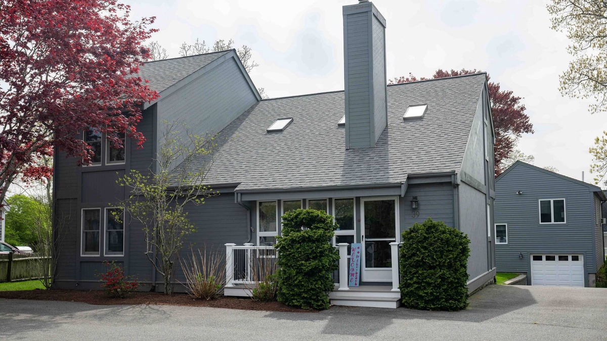 Falmouth Heights House | Falmouth Heights, There's Nothing Better! Cheap Rates, Gourmet Kitchen, A+ Loc