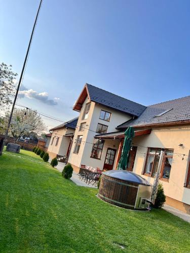 Siculeni Bed & Breakfast | Famíves vendégház