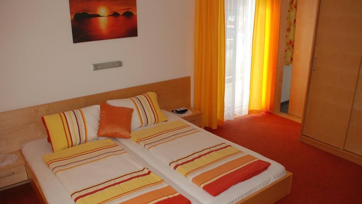 Klopein Bed & Breakfast | Family room - connecting door 2 floor with balcony - Pension Agnes