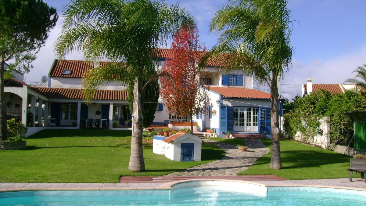 Riachos House | Family House, halfway Lisbon/Fatima, lovely garden, private pool