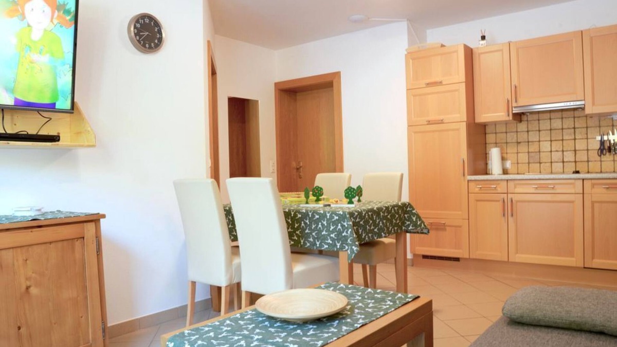 Lofer Bed & Breakfast | Familienappartement mit 1 Schlafzimmer und Terasse - Patricia, Haus