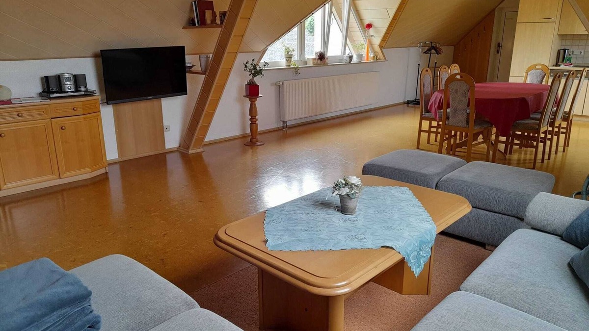 Geisa Apartment | Familienfreundliche Ferienwohnung mit Großzügigem Balkon