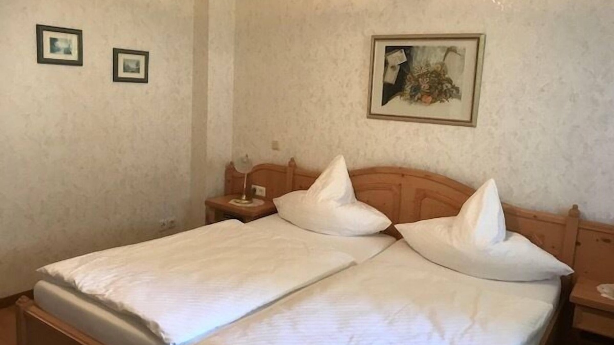 Bilstein Apartment | Familienzimmer mit 2 Zimmern, Bad/dusche und Extra WC Max. 4 Personen