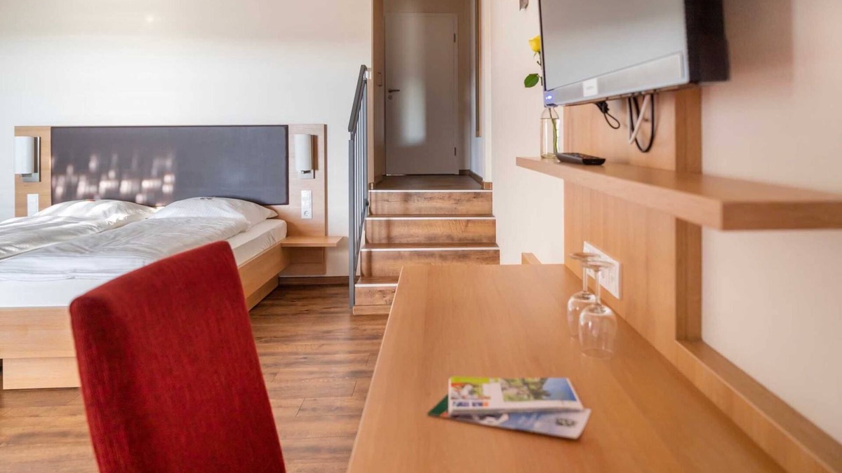 Oedheim Other | Familienzimmer Samtrot für 1-4 Personen - Ferienhof Laurentius