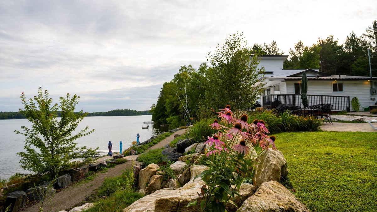 Tay Valley Cottage | Family Accessible Lakehouse