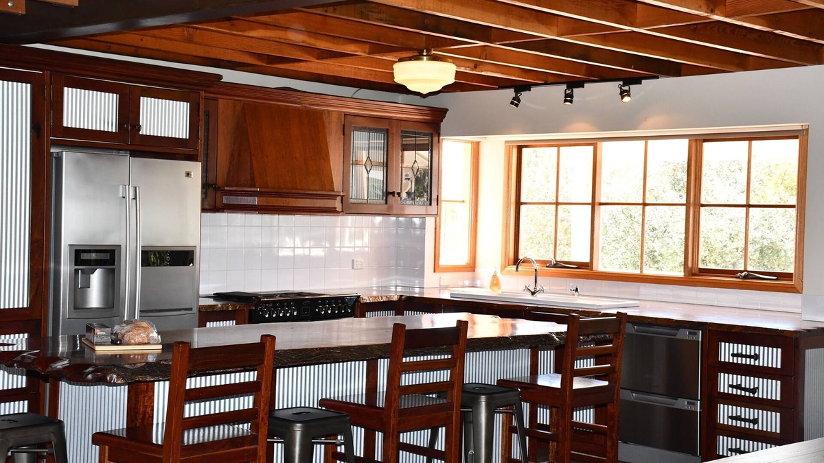 Harcourt House | Family Accomodation and Craft Retreat - MountView Retreat