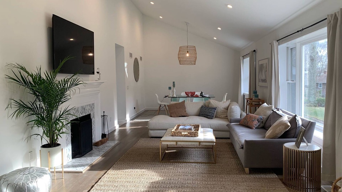 Southold House | Family and dog-friendly getaway near amazing wineries, beaches and restaurants!