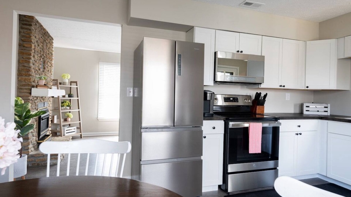 Crestwood House | Family and Pet Friendly Home
