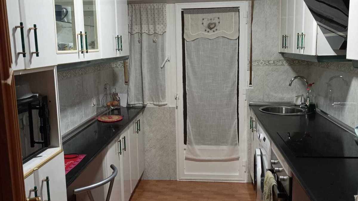 Sotillo de la Adrada Condo | Family apartment in the center of town, ideal for family relaxation.