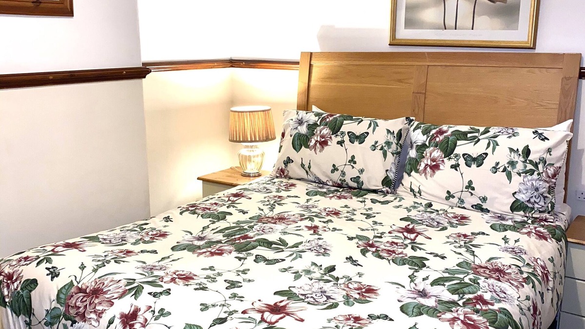 Weston-super-Mare Apartment | Family Apartment with private bathroom