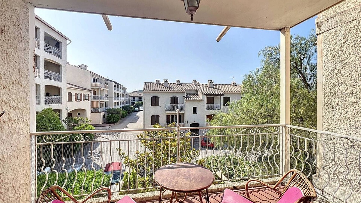 Les Lecques Apartment | Family apartment near the beach with parking