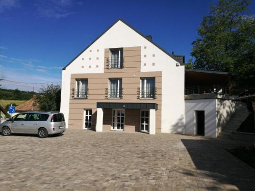 Epleny Apartment | Family Apartman