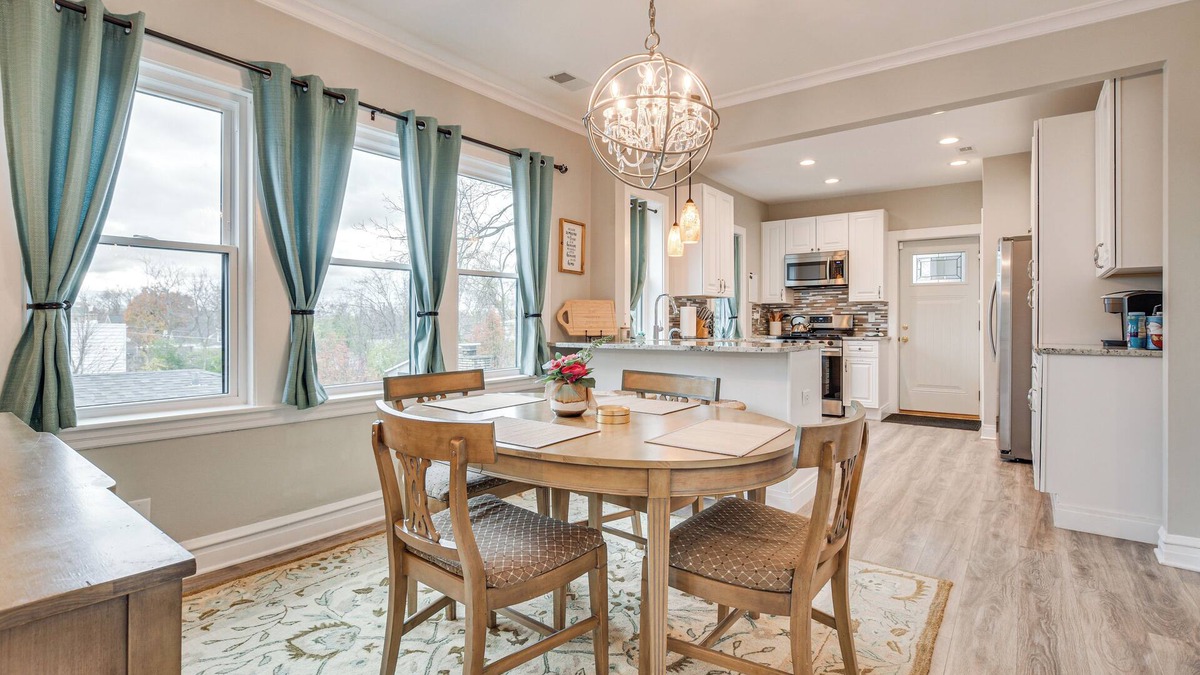 Evanston Apartment | Family Apartment w/Deck + Yard Near Northwestern