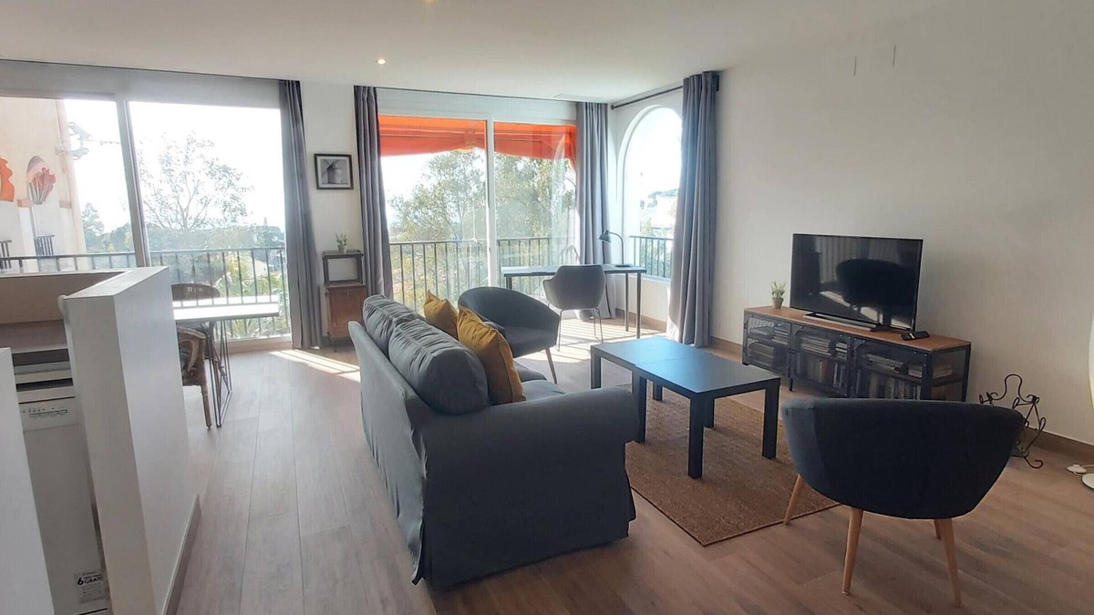 Cerrado de Calderon Apartment | Family apartment with pool, gardens and parking in Malaga