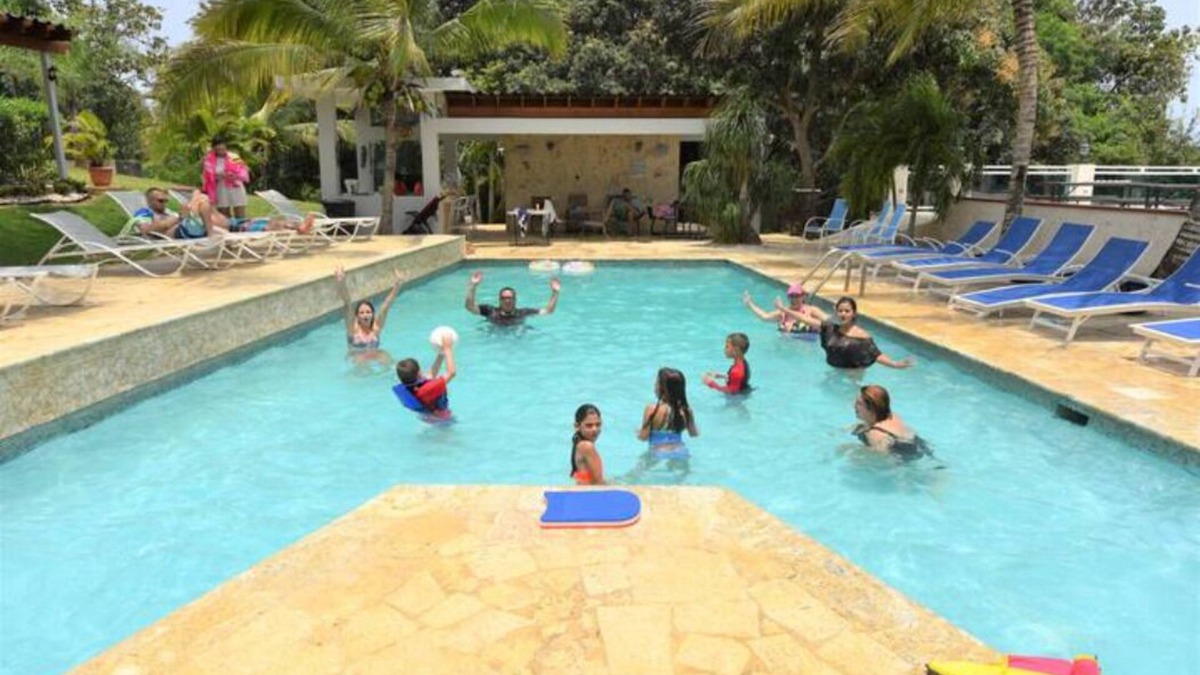 Caimital Bajo Apartment | Family Apt #5, sleep up to 10, pool, jacuzzi, BBQ, five min to #2 RD