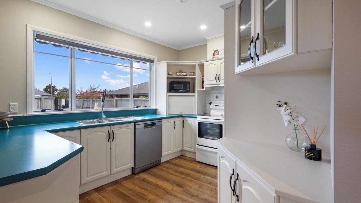 Ashburton House | Family Bliss - Ashburton Holiday Home