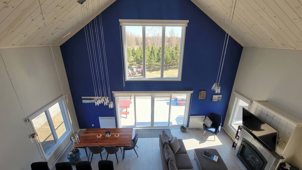 Saint-Michel-des-Saints Ski Chalet | Family time in the great outdoors! Easy access to local attractions.