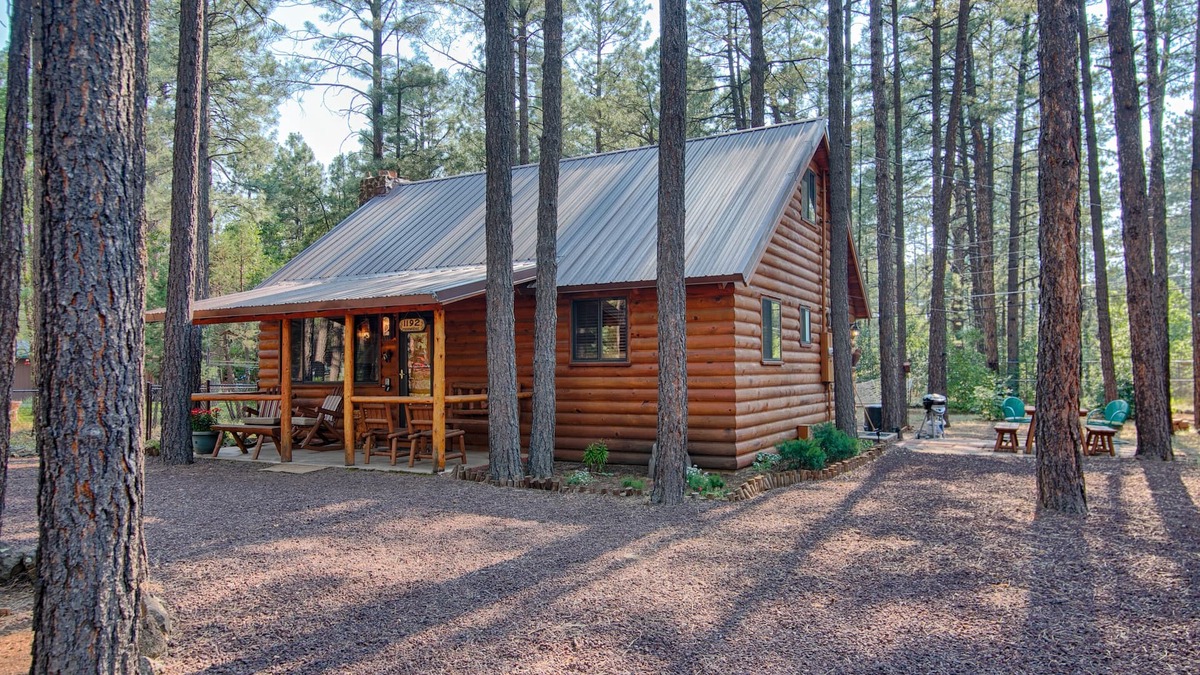 Pinetop-Lakeside Cabin | Family Cabin in the Pines. All Wood! Charming memory-maker.