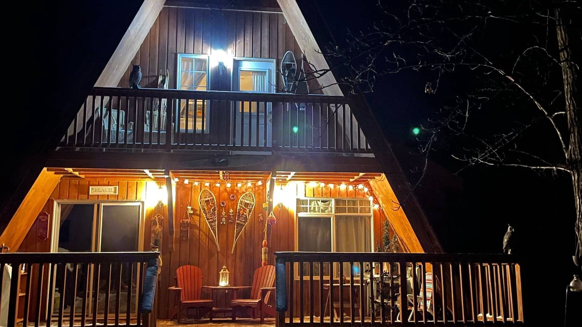 Parkland Beach Cabin | Family Cabin. Summer Village of Parkland Beach, Gull Lake AB