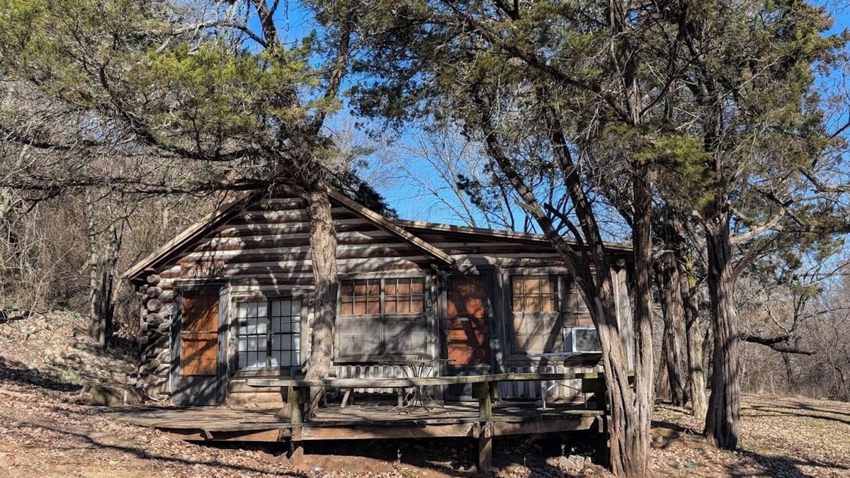 Davis Cabin | Family cabin w/large fireplace