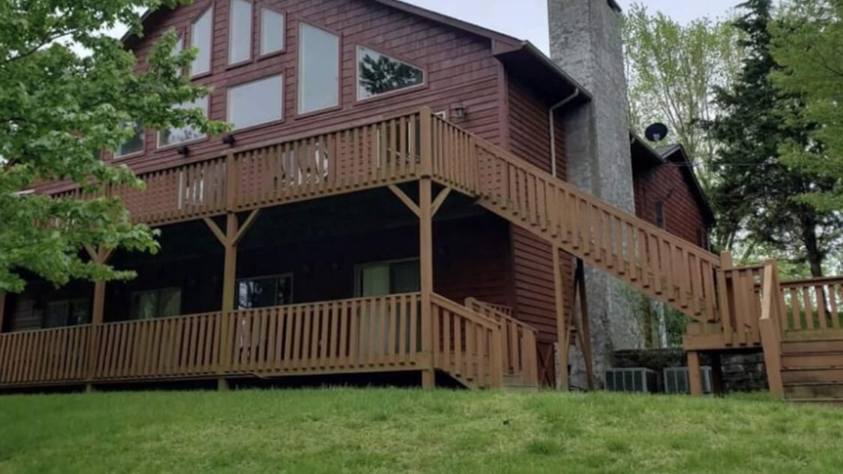 Apple Ridge House | Family Cabin with Hot Tub & Game room. 8.3 miles from Appalachian Ski Mt.