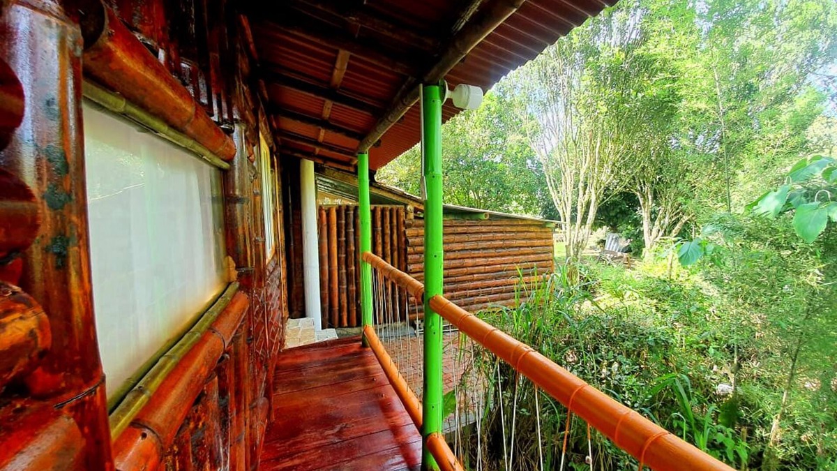 Pereira House | Family Cabin With River View