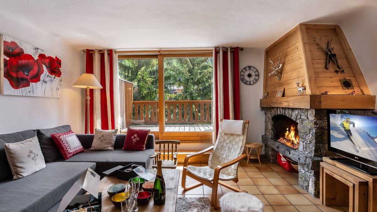 Le Praz Ski Chalet | Family Chalet in Central Courchevel le Praz - Sleeps 8, Close to Slopes, South-Facing Terrace