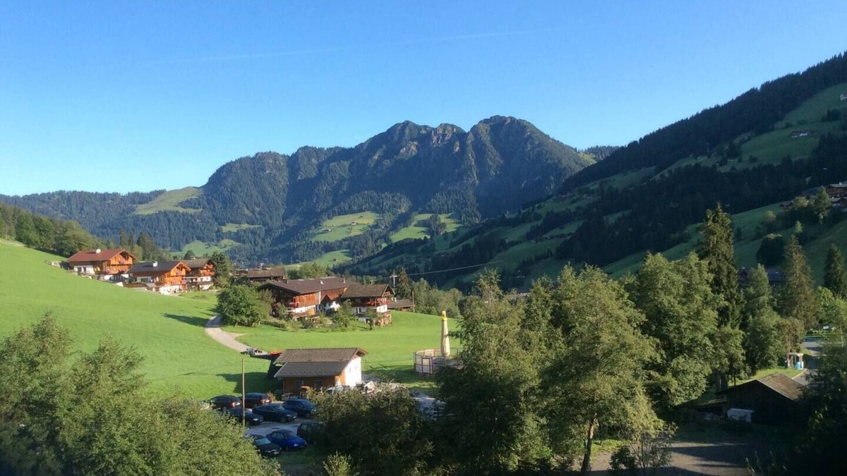 Inneralpbach Ski Chalet | Family Chalet with breath-taking mountain views. 5 minute walk to ski lift!