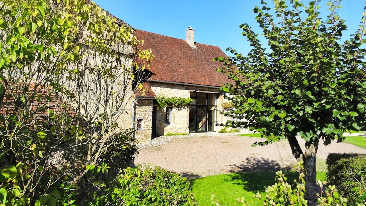 Beurizot Cottage | Family cottage for 5 people with large garden, barbecue and play area!