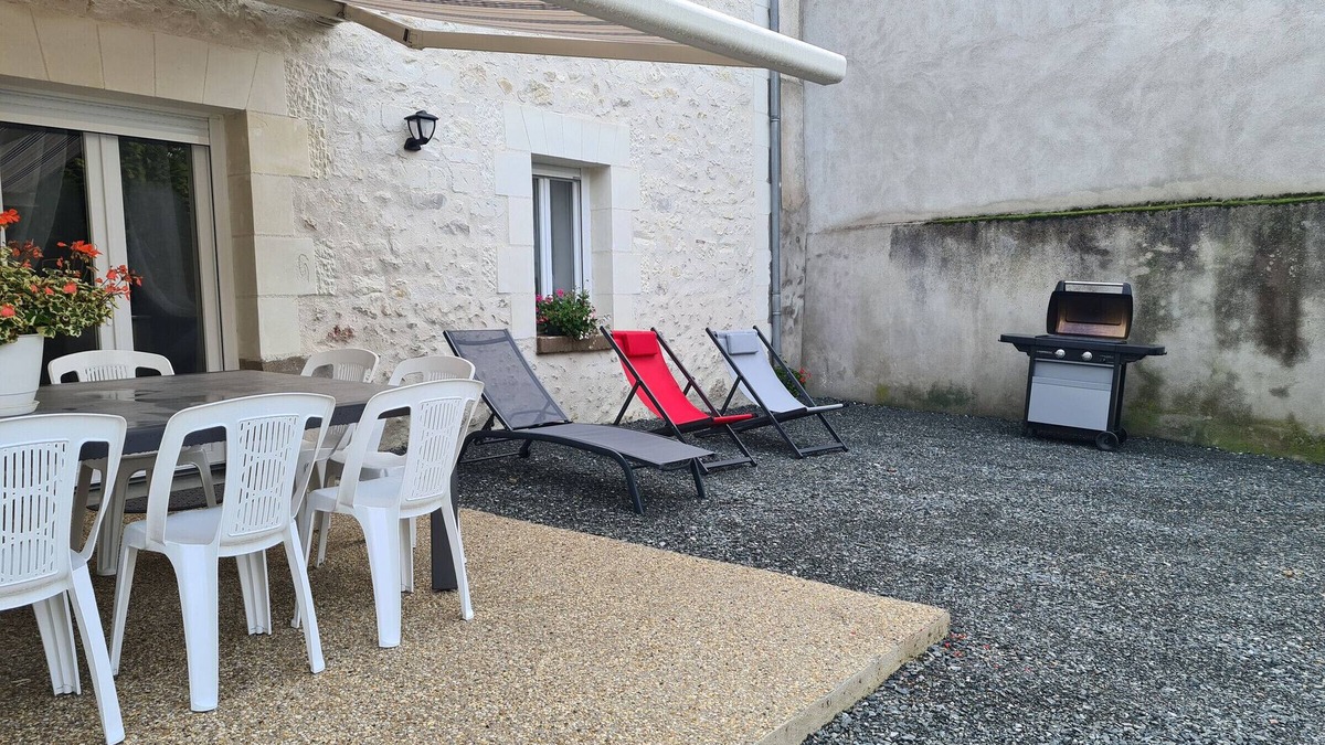 Lye Cottage | Family cottage near Beauval Zoo with private courtyard