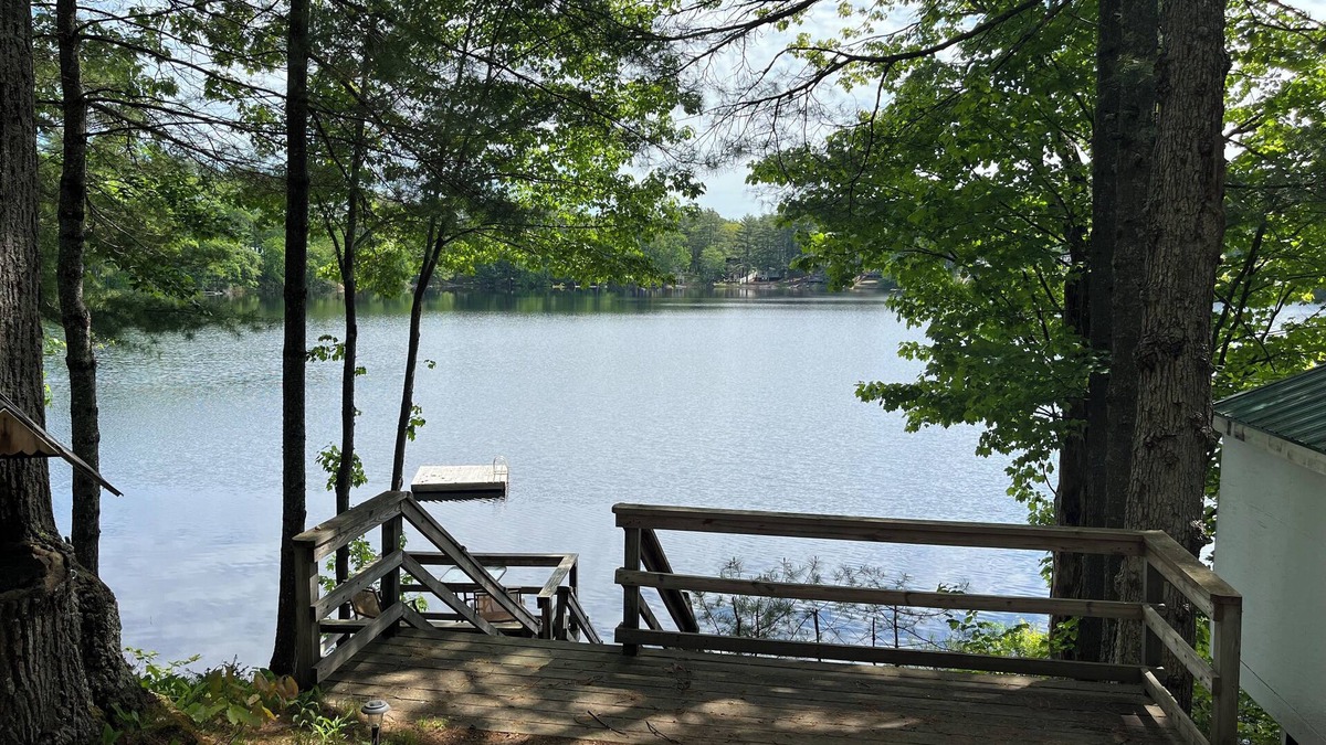 Hollis Center Cottage | Family cottage on Deer Pond within 30 min to Southern ME beaches and activities!