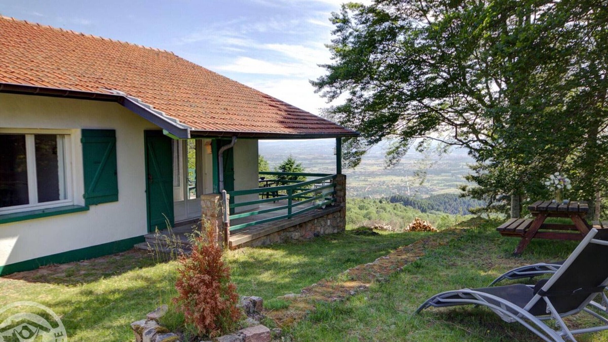 Arcon Cottage | Family cottage with fireplace, terrace and garden - Pets allowed