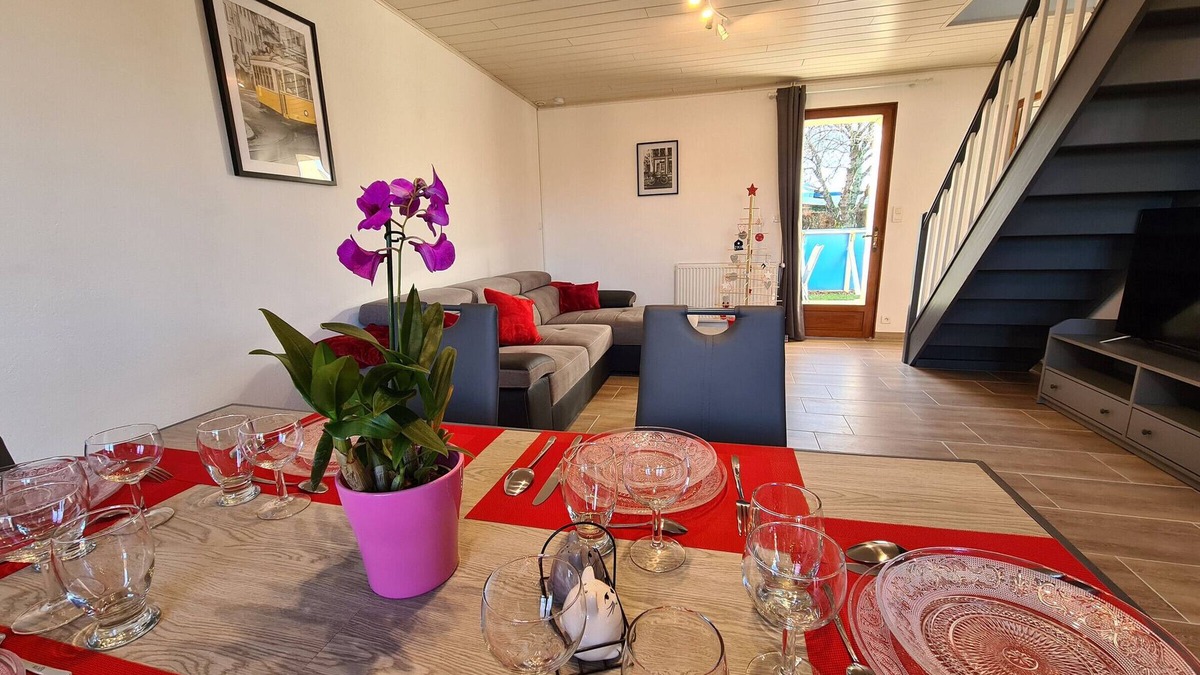 Segry Cottage | Family cottage with shared pool, terrace, and WiFi