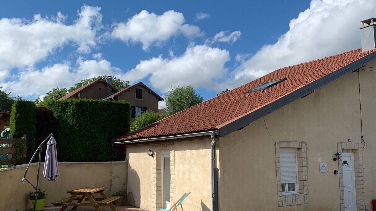 Faymont Cottage | Family cottage with terrace and kids' area in Faymont