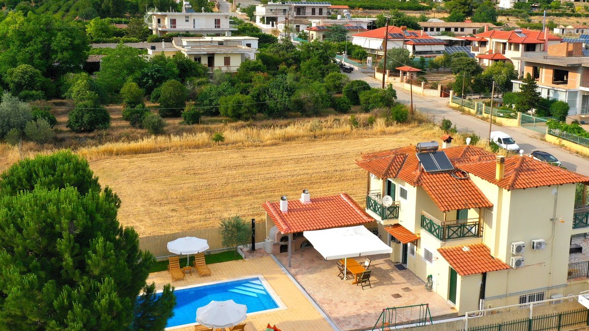Argos House | Family Cozy VillanDiscover easily nearby lovely Nafplio, Argos &hystoric Mycenae
