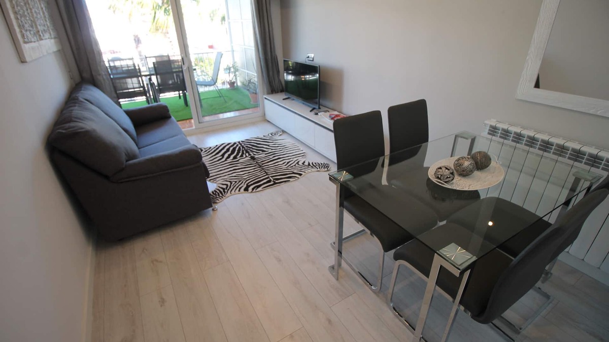 Castelldefels Condo | FAMILY DELUXE APARTMENT BEACH
