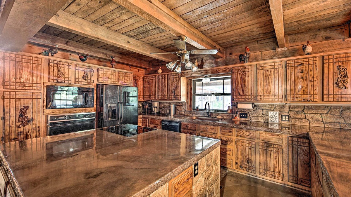 Flint Cabin | Family & Dog Friendly 'Serendipity Estates'!