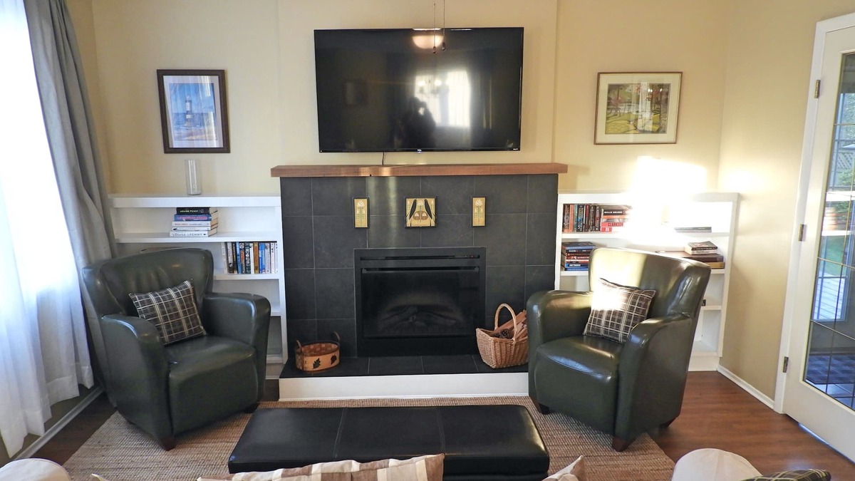 Chemainus House | Family & dog friendly, walk to beach & Old Town