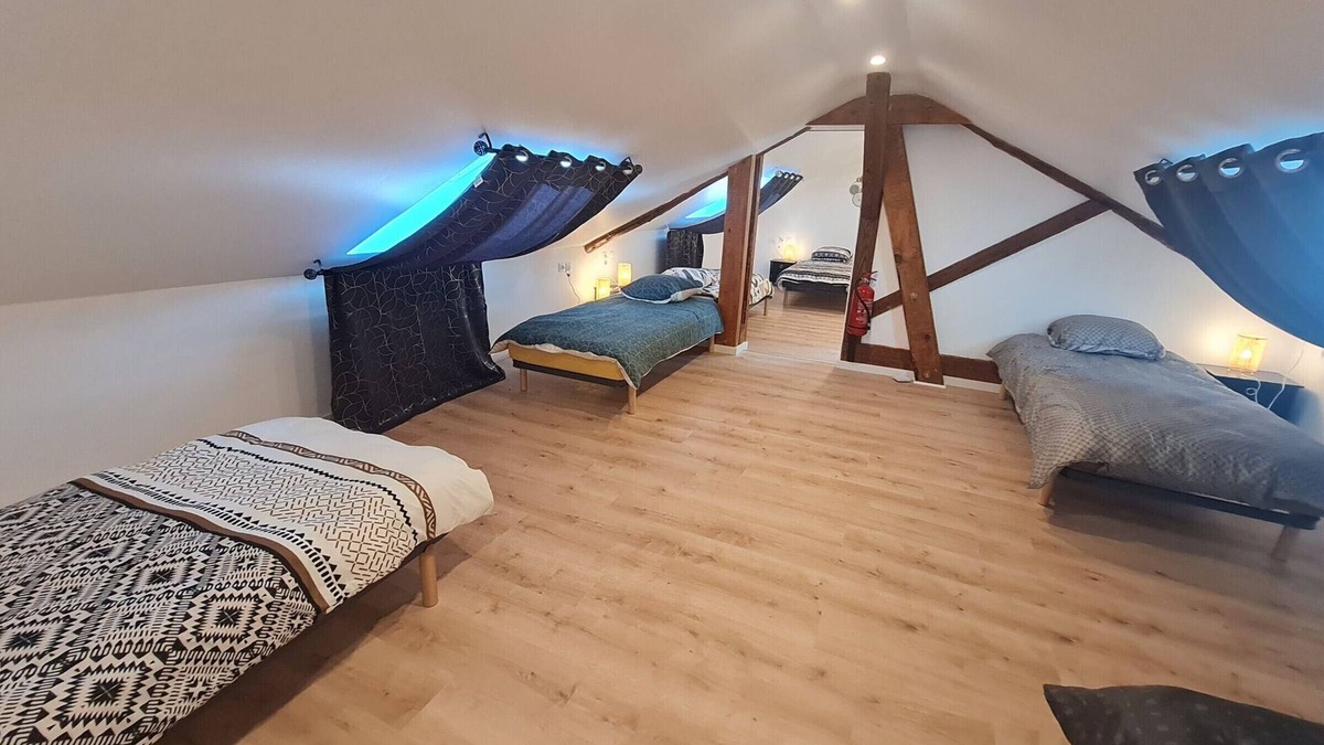 Lironville Cottage | Family Farmhouse Retreat with 12 Cow Breeds and Close to Scenic Spots