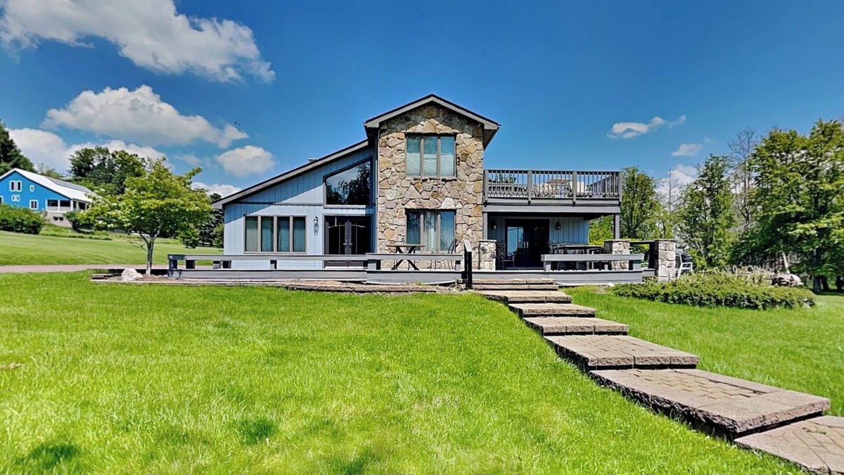 Swanton House | Family Favorite | Large Yard, Lake Access, Gas Grill